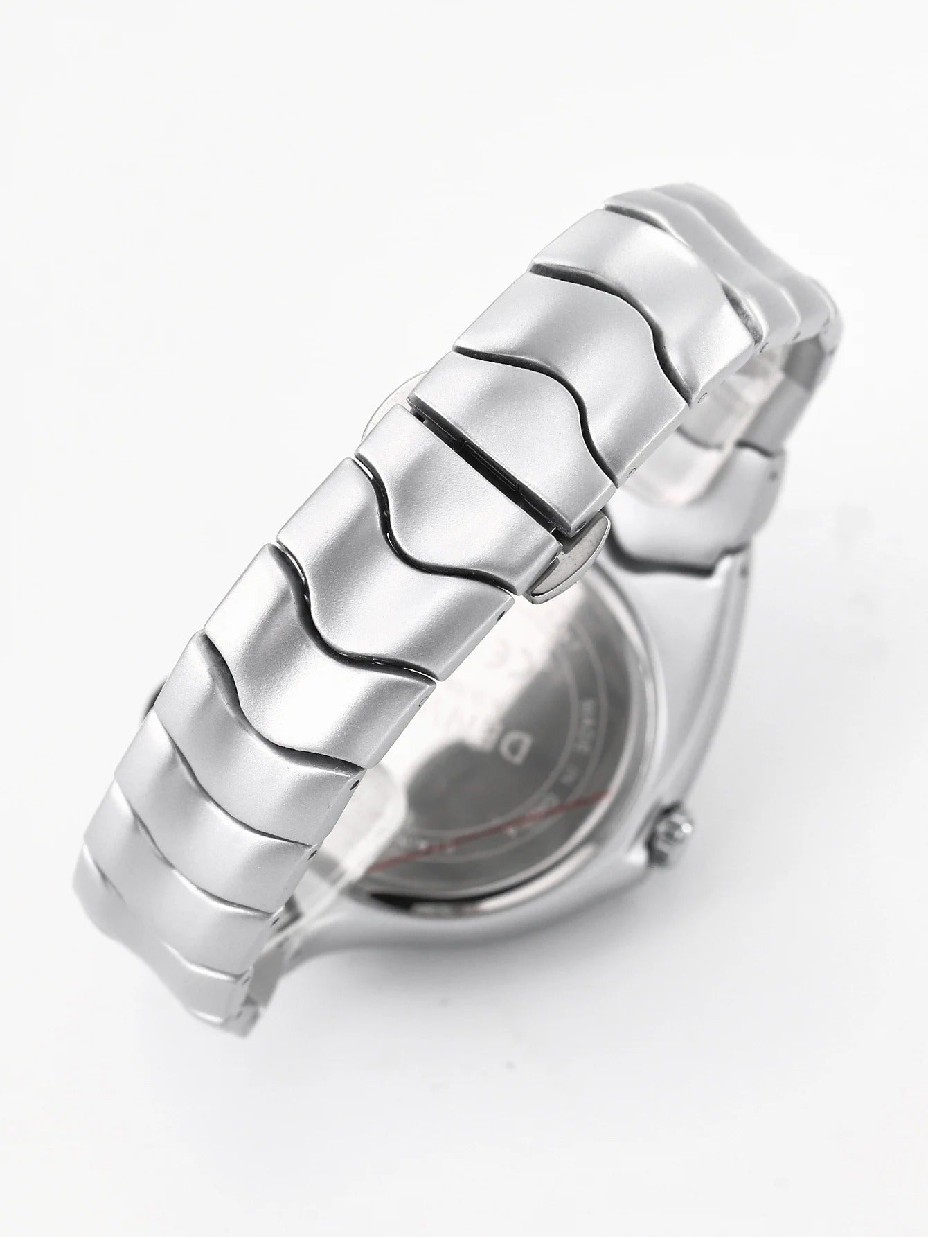 WATCH ALIEN OLIVA